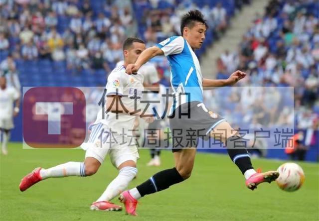 半岛体育-武磊带着击败皇马好心情归队 国足队员全部到齐